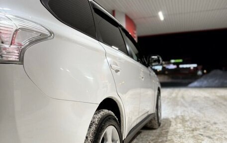 Mitsubishi Outlander III рестайлинг 3, 2012 год, 1 100 000 рублей, 14 фотография