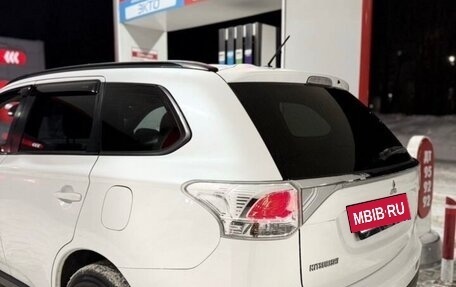 Mitsubishi Outlander III рестайлинг 3, 2012 год, 1 100 000 рублей, 12 фотография