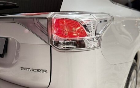 Mitsubishi Outlander III рестайлинг 3, 2012 год, 1 100 000 рублей, 18 фотография