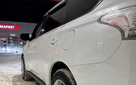 Mitsubishi Outlander III рестайлинг 3, 2012 год, 1 100 000 рублей, 16 фотография