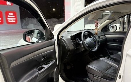 Mitsubishi Outlander III рестайлинг 3, 2012 год, 1 100 000 рублей, 21 фотография