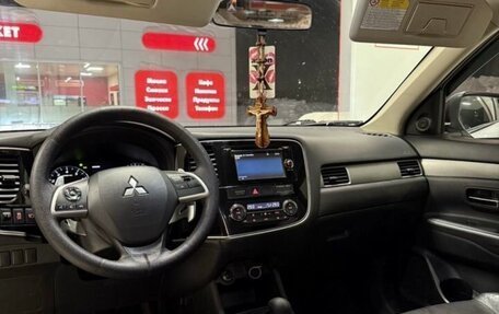 Mitsubishi Outlander III рестайлинг 3, 2012 год, 1 100 000 рублей, 27 фотография