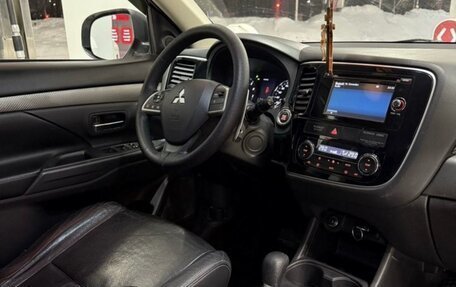 Mitsubishi Outlander III рестайлинг 3, 2012 год, 1 100 000 рублей, 29 фотография