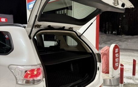 Mitsubishi Outlander III рестайлинг 3, 2012 год, 1 100 000 рублей, 23 фотография