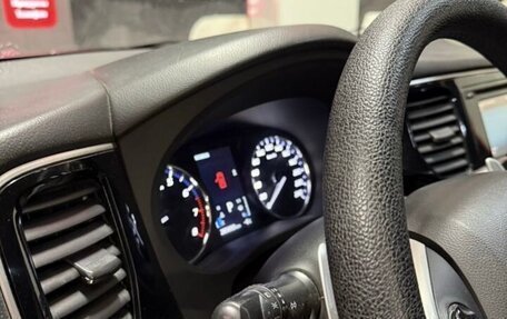 Mitsubishi Outlander III рестайлинг 3, 2012 год, 1 100 000 рублей, 30 фотография