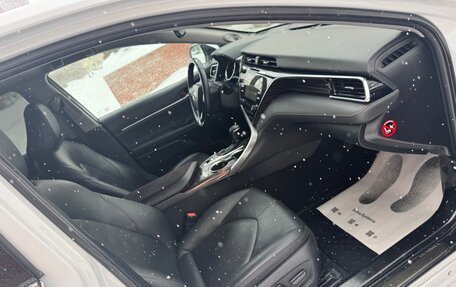 Toyota Camry, 2018 год, 2 700 000 рублей, 7 фотография