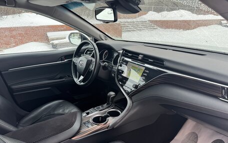 Toyota Camry, 2018 год, 2 700 000 рублей, 8 фотография