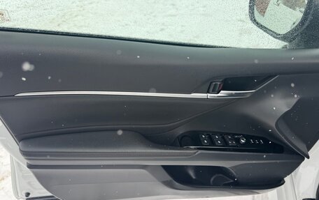 Toyota Camry, 2018 год, 2 700 000 рублей, 11 фотография