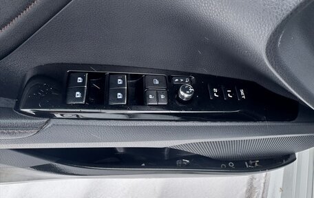 Toyota Camry, 2018 год, 2 700 000 рублей, 15 фотография