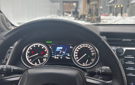 Toyota Camry, 2018 год, 2 700 000 рублей, 21 фотография