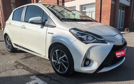 Toyota Yaris III рестайлинг, 2018 год, 1 599 000 рублей, 2 фотография