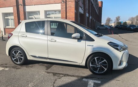 Toyota Yaris III рестайлинг, 2018 год, 1 599 000 рублей, 4 фотография