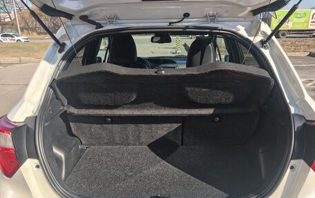 Toyota Yaris III рестайлинг, 2018 год, 1 599 000 рублей, 12 фотография