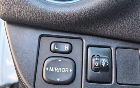 Toyota Yaris III рестайлинг, 2018 год, 1 599 000 рублей, 17 фотография