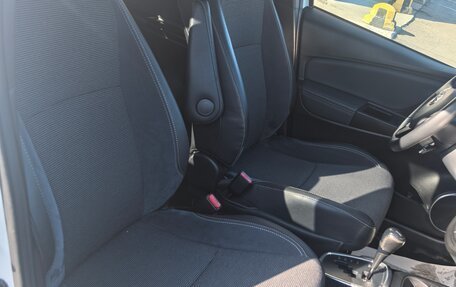 Toyota Yaris III рестайлинг, 2018 год, 1 599 000 рублей, 10 фотография