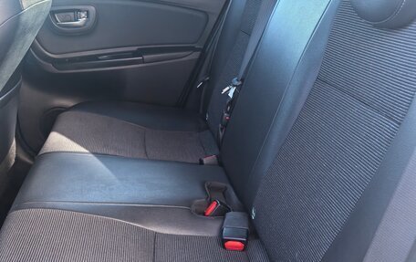 Toyota Yaris III рестайлинг, 2018 год, 1 599 000 рублей, 13 фотография