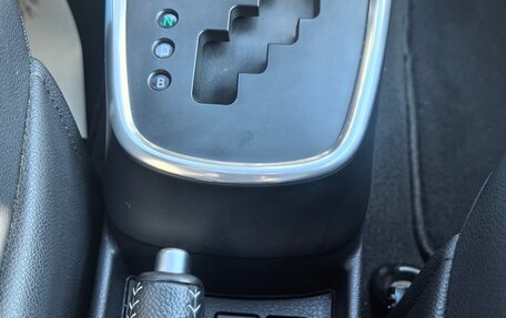 Toyota Yaris III рестайлинг, 2018 год, 1 599 000 рублей, 15 фотография