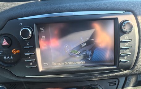 Toyota Yaris III рестайлинг, 2018 год, 1 599 000 рублей, 20 фотография