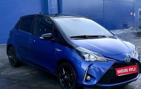 Toyota Yaris III рестайлинг, 2018 год, 1 599 000 рублей, 32 фотография