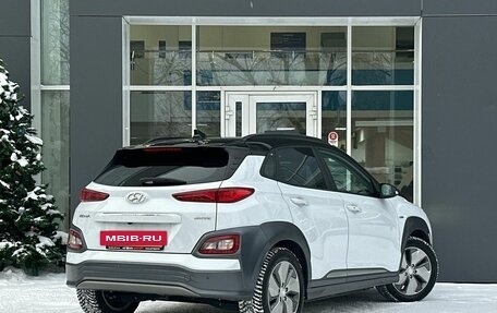 Hyundai Kona I, 2018 год, 1 979 000 рублей, 2 фотография