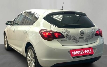 Opel Astra J, 2011 год, 750 000 рублей, 2 фотография