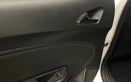 Opel Astra J, 2011 год, 750 000 рублей, 17 фотография