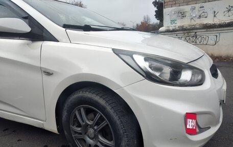 Hyundai Solaris II рестайлинг, 2012 год, 415 000 рублей, 3 фотография