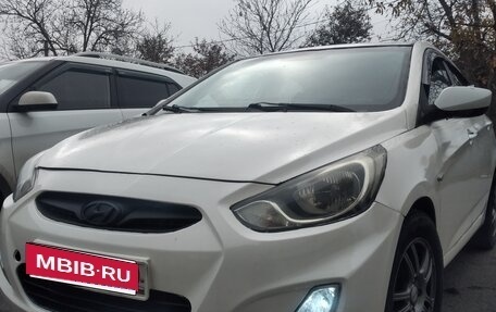 Hyundai Solaris II рестайлинг, 2012 год, 415 000 рублей, 2 фотография