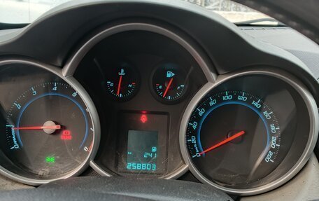 Chevrolet Cruze II, 2013 год, 800 000 рублей, 13 фотография