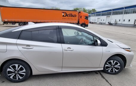 Toyota Prius IV XW50, 2017 год, 1 650 000 рублей, 8 фотография