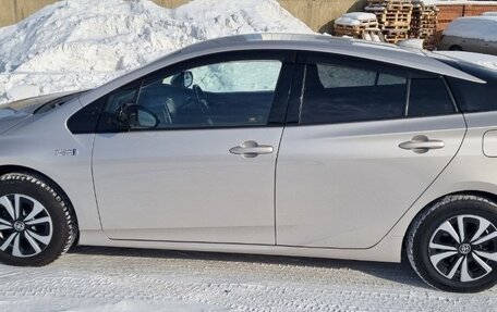 Toyota Prius IV XW50, 2017 год, 1 650 000 рублей, 20 фотография