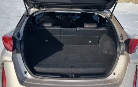 Toyota Prius IV XW50, 2017 год, 1 650 000 рублей, 14 фотография