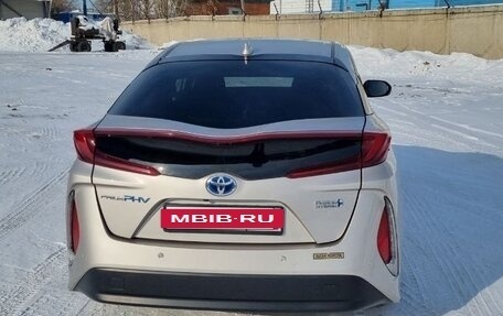 Toyota Prius IV XW50, 2017 год, 1 650 000 рублей, 21 фотография