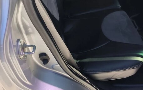 Honda Fit III, 2001 год, 520 000 рублей, 17 фотография