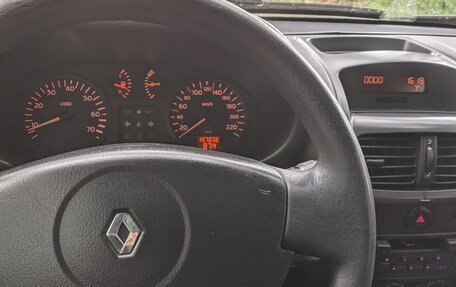 Renault Clio III, 2001 год, 160 000 рублей, 10 фотография