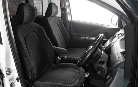 Toyota Ractis I, 2009 год, 749 000 рублей, 10 фотография