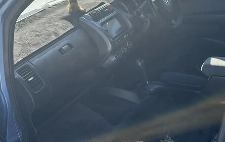 Honda Fit III, 2001 год, 500 000 рублей, 8 фотография