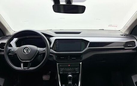 Volkswagen T-Cross I, 2022 год, 1 830 000 рублей, 8 фотография