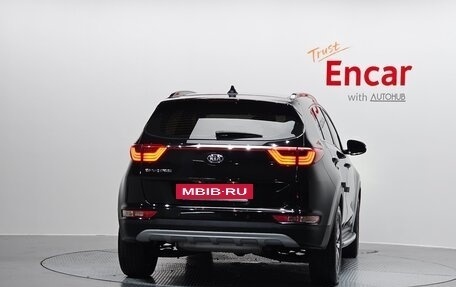 KIA Sportage IV рестайлинг, 2018 год, 2 060 000 рублей, 3 фотография