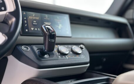 Land Rover Defender II, 2021 год, 5 950 000 рублей, 15 фотография