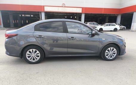 KIA Rio IV, 2021 год, 1 950 000 рублей, 2 фотография