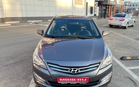 Hyundai Solaris II рестайлинг, 2016 год, 900 000 рублей, 1 фотография