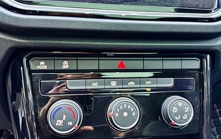 Volkswagen T-Roc I, 2021 год, 1 570 000 рублей, 15 фотография