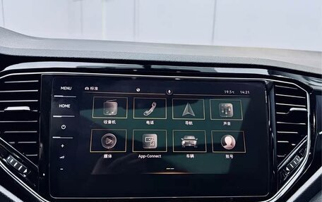 Volkswagen T-Roc I, 2021 год, 1 570 000 рублей, 13 фотография