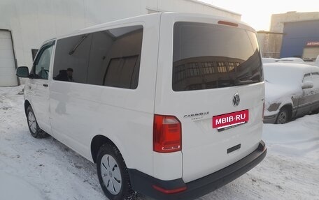 Volkswagen Caravelle T6 рестайлинг, 2016 год, 2 049 000 рублей, 3 фотография