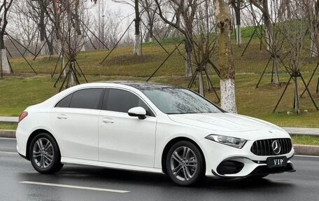 Mercedes-Benz A-Класс, 2021 год, 1 500 000 рублей, 3 фотография