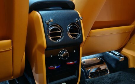 Rolls-Royce Cullinan, 2022 год, 32 000 000 рублей, 11 фотография