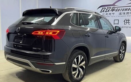 Volkswagen Touran III, 2023 год, 2 238 000 рублей, 6 фотография