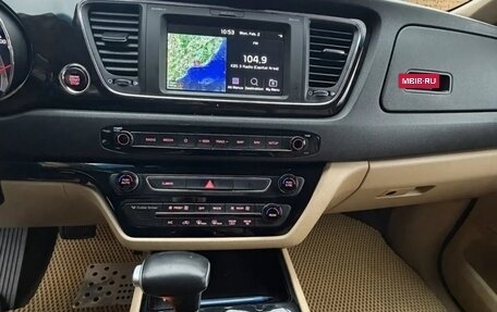 KIA Carnival III, 2020 год, 3 250 000 рублей, 9 фотография