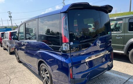 Honda Stepwgn IV, 2016 год, 2 025 000 рублей, 3 фотография